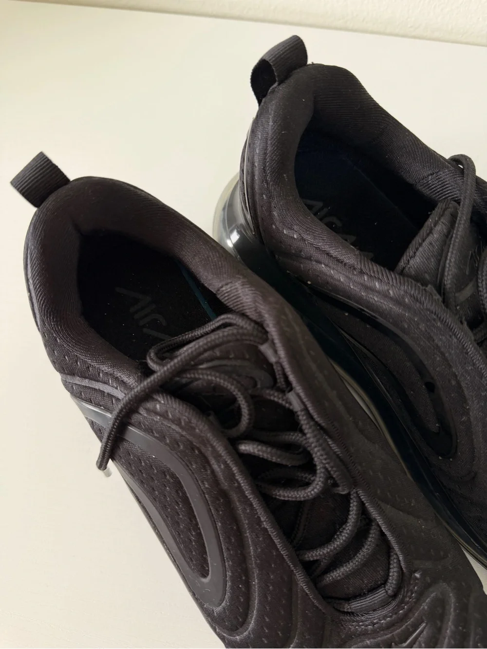 Nike Air Max 720 Women Black Athletic Sneakers Size 9